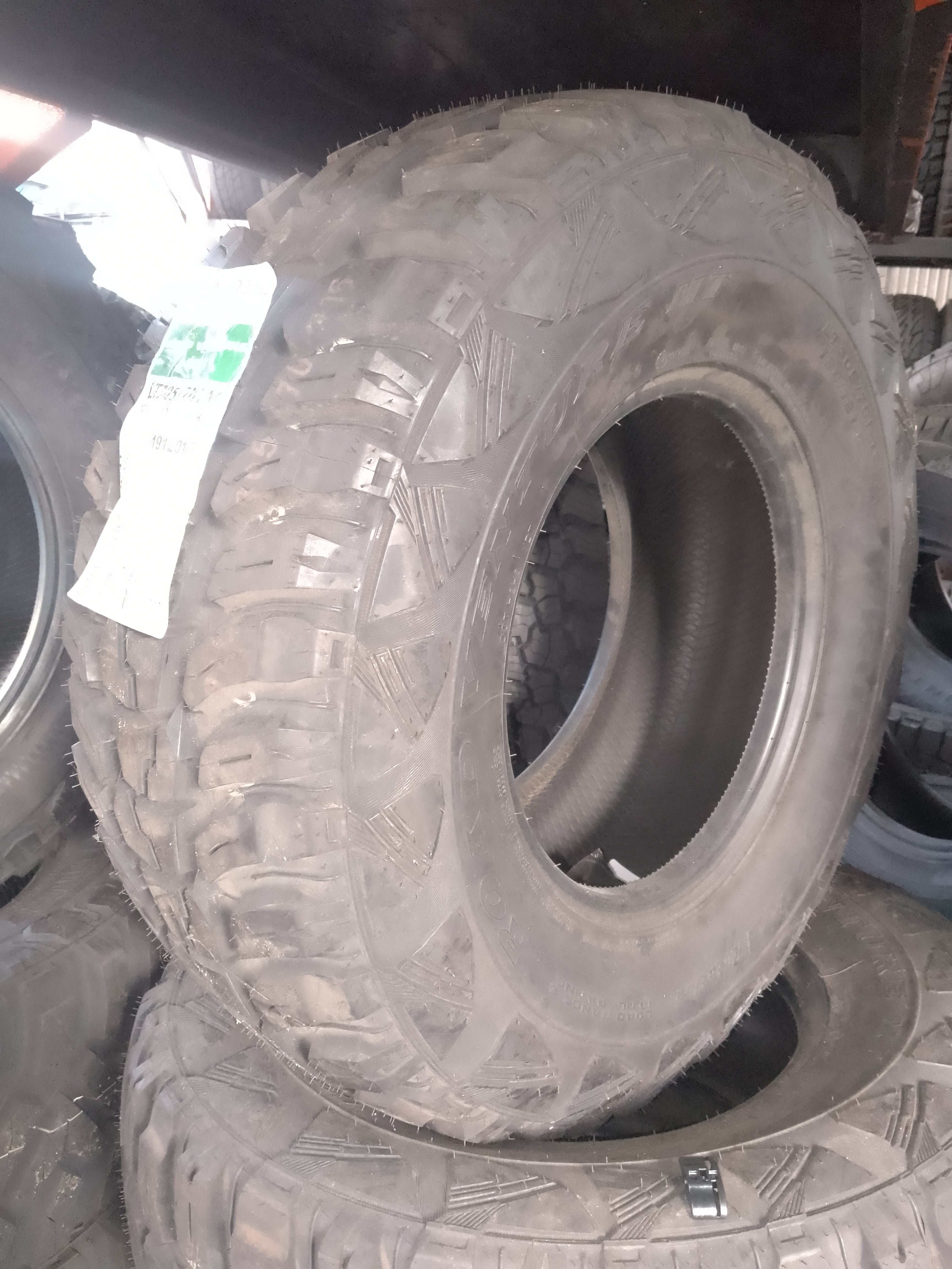 Caucho 305/70R16 Kumho Road Venture Mt  Kl71 Lt