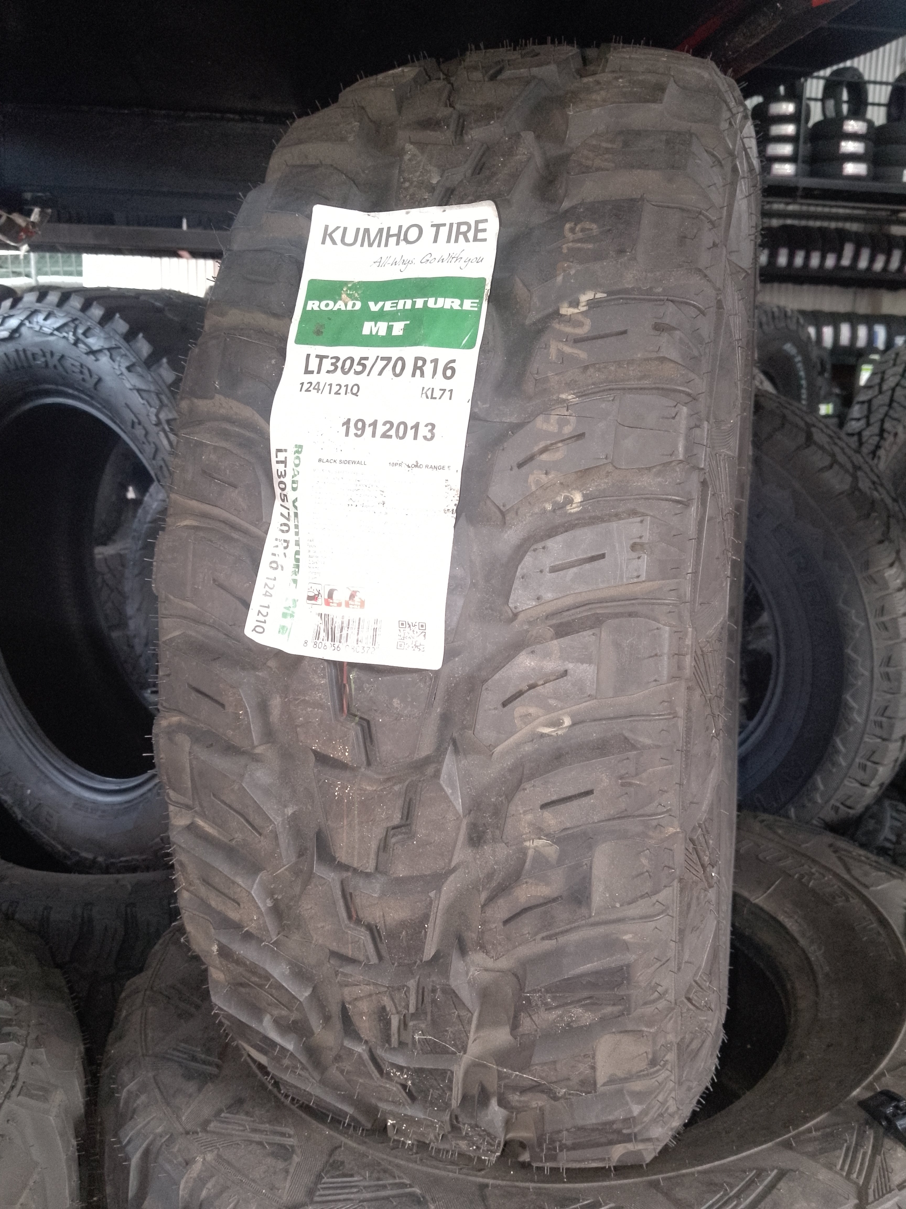 Caucho 305/70R16 Kumho Road Venture Mt  Kl71 Lt