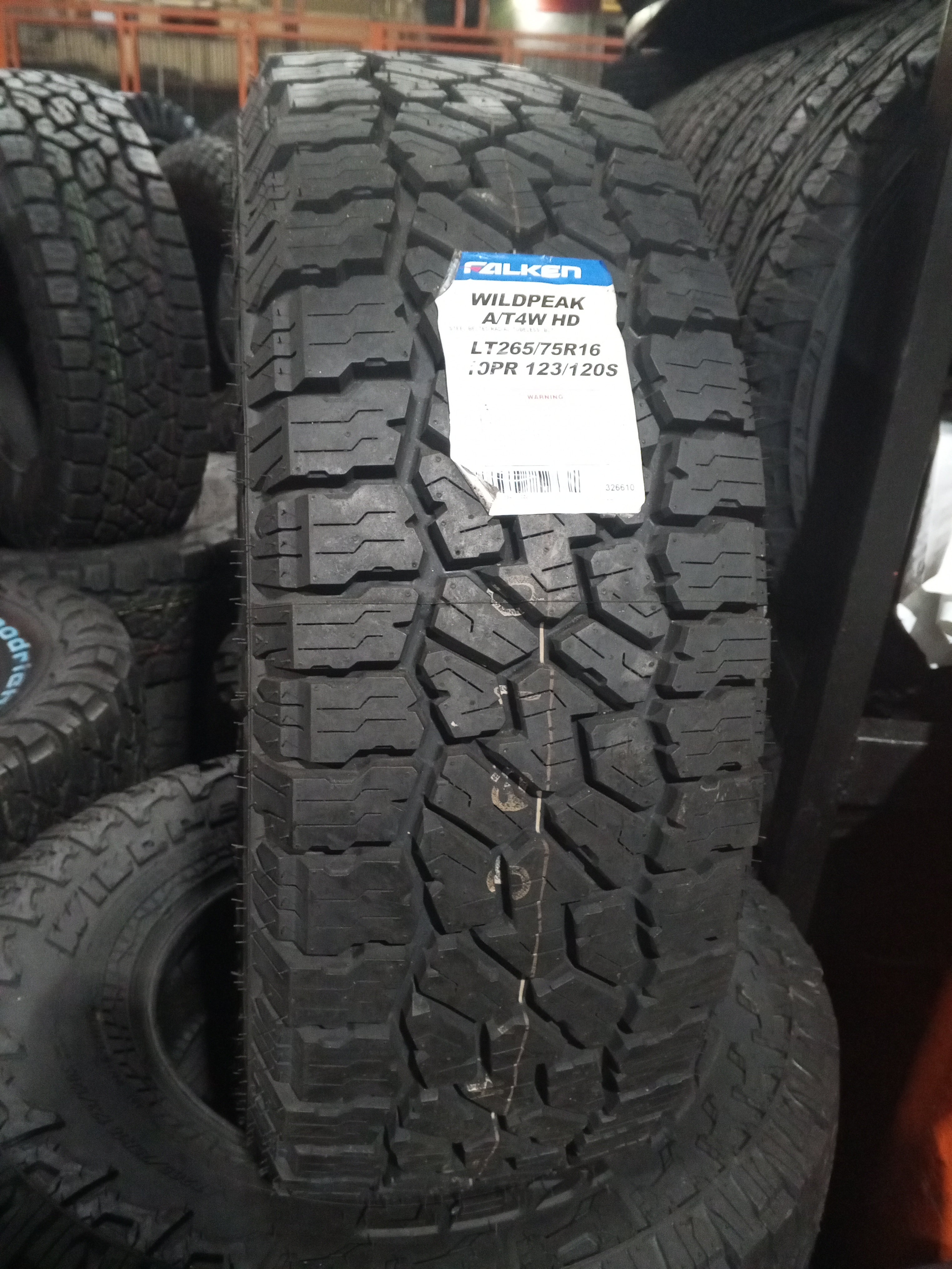 CAUCHO 265/75R16 FALKEN A/T4W HD 10PR 123/120S WILPEARK