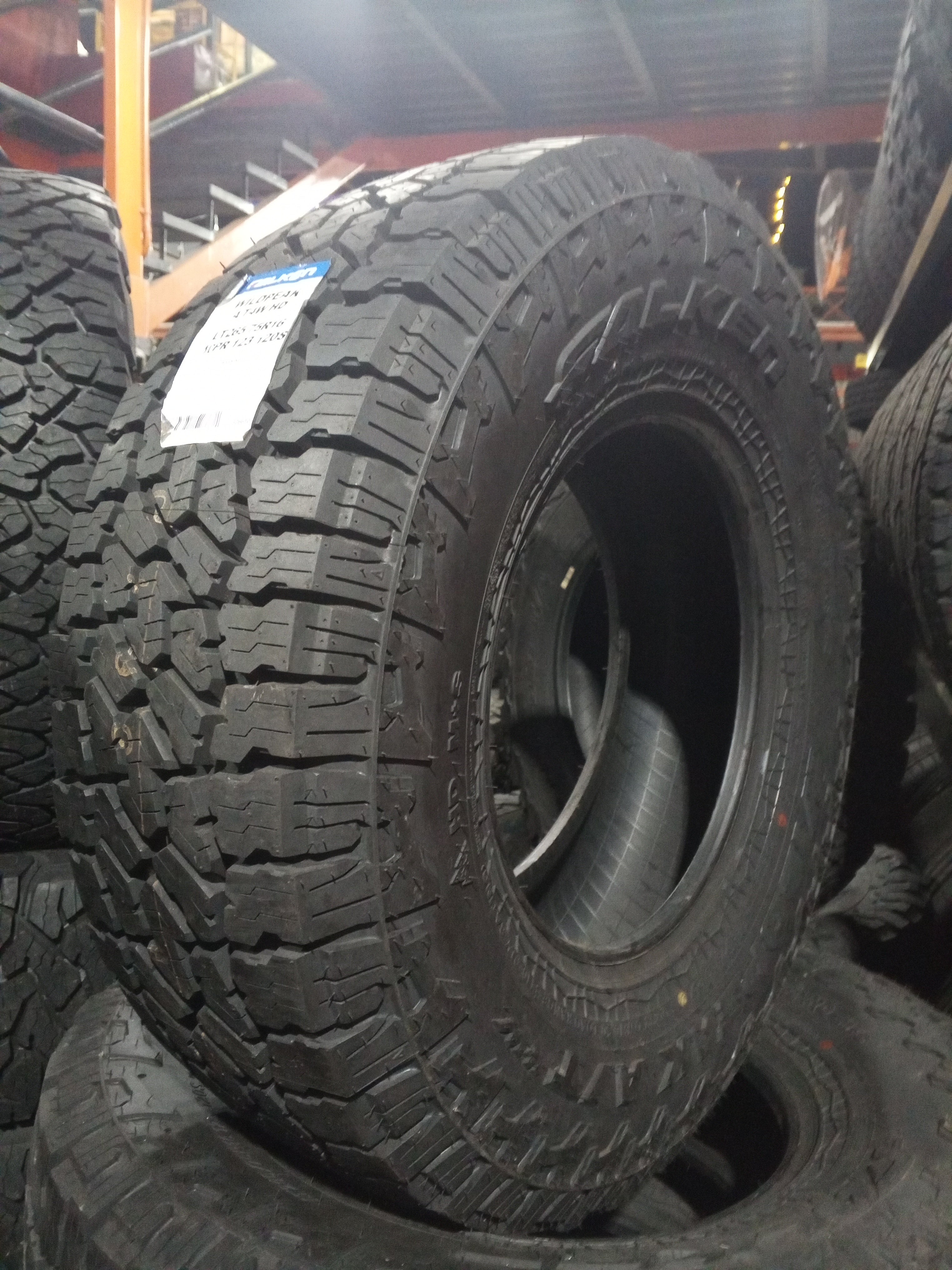 CAUCHO 265/75R16 FALKEN A/T4W HD 10PR 123/120S WILPEARK
